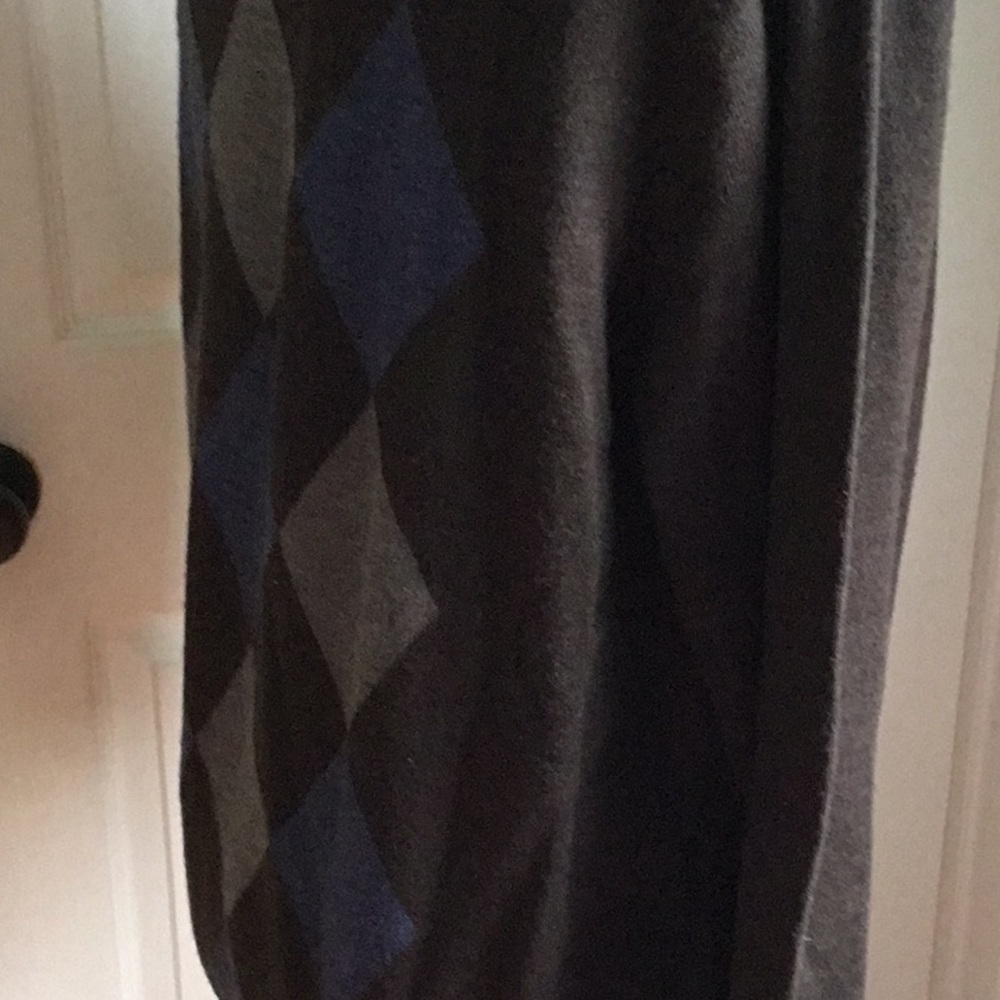 EUC brown argyle sweater - Picture 3 of 5